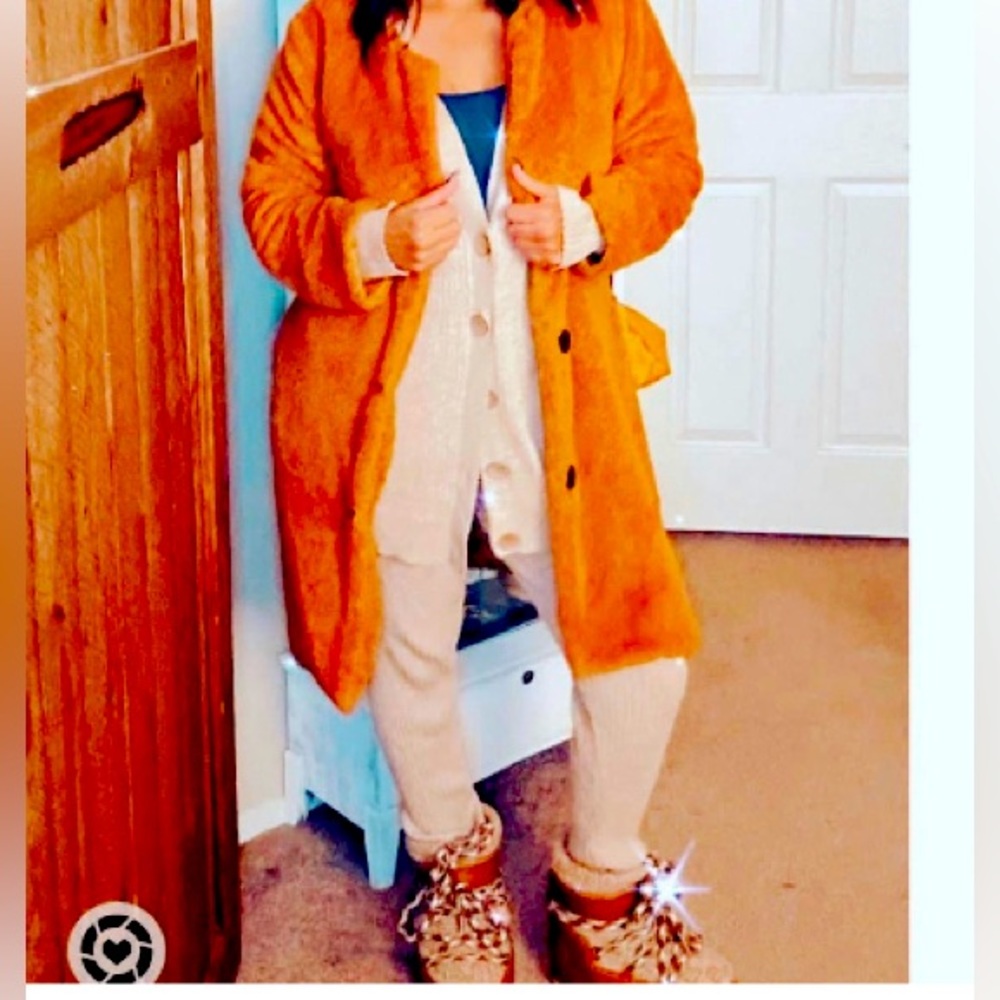 Influencer, favorite teddy coat